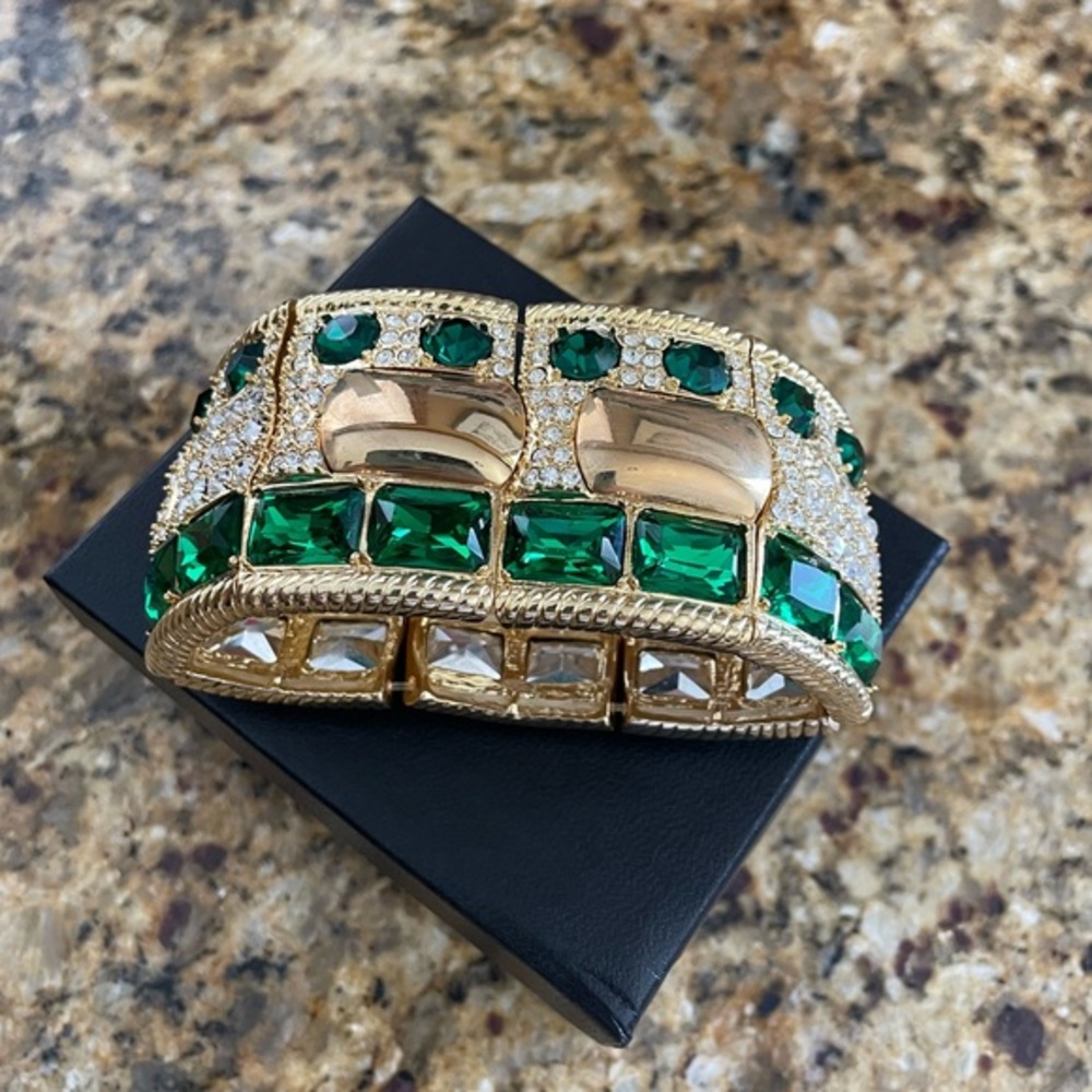 Universal Vault Collection Green Gold Bracelet